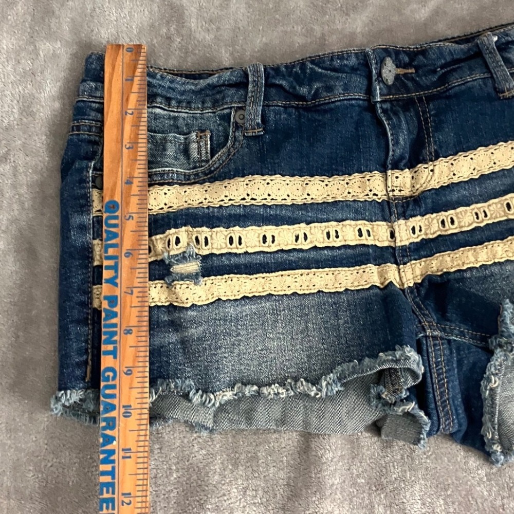 Y2K‎ No Boundaries Crochet Lace Denim Shorts Distressed Frayed Sz 11 Booty Micro - Picture 3 of 7